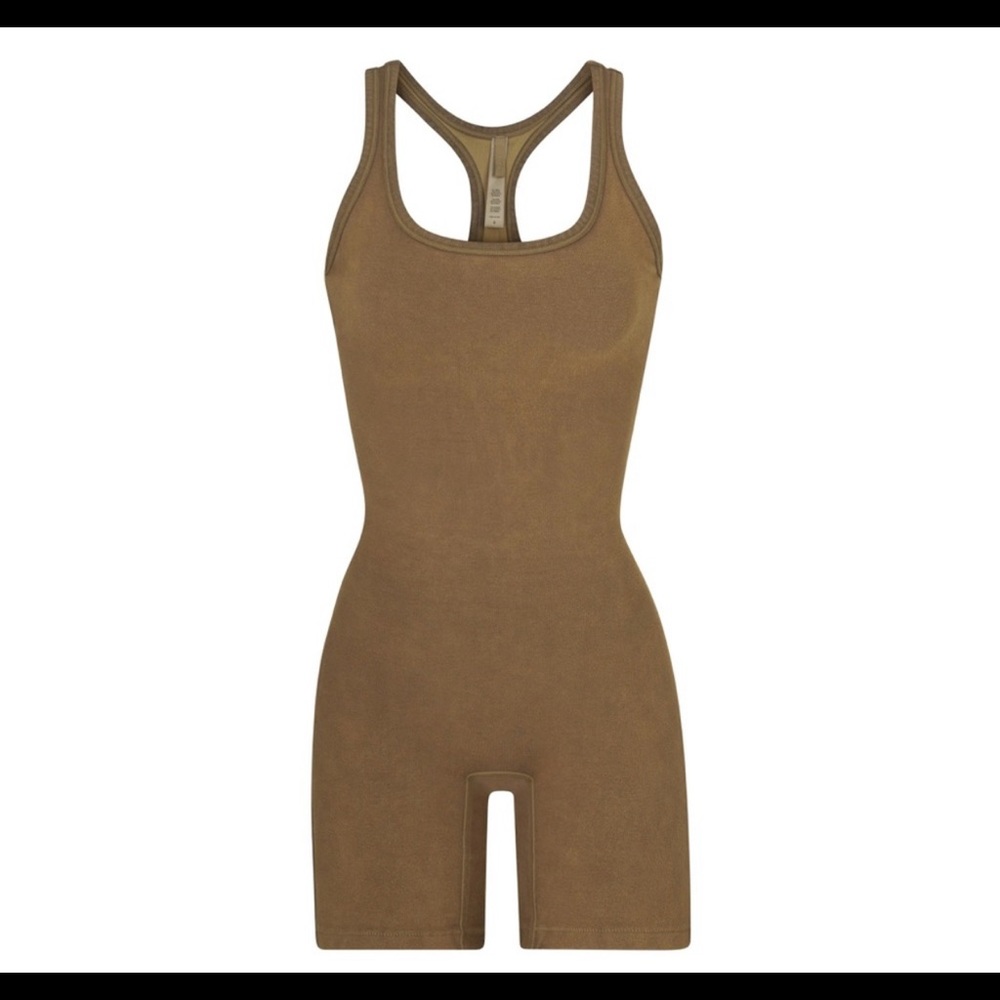 SKIMS OUTDOOR MID THIGH BODYSUIT | SEPIA XL